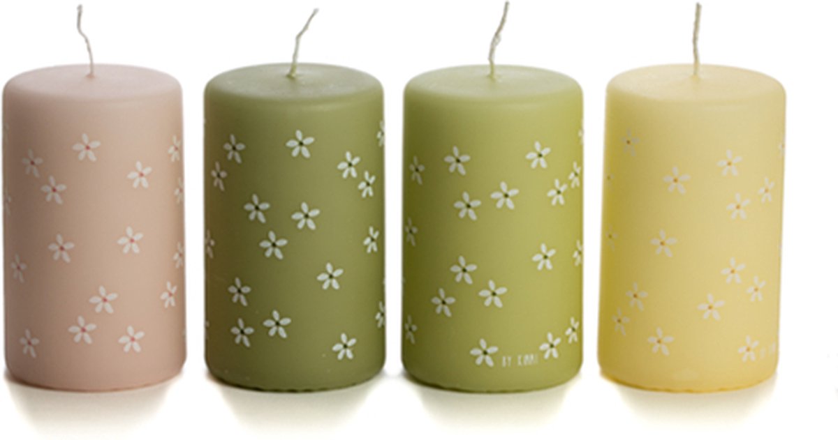 Cactula set van 4 stompkaarsen 6 x 10 cm Flowers Spring stompkaarsen met bloemetjes