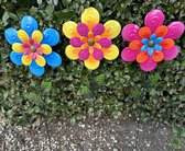 Metalen deco tuinstekers " Gekleurde bloemen" - Set van 3 stuks - diverse kleuren - hoogte 60 x 17 x 1 cm - Tuinaccessoires - Tuindecoratie – Tuinstekers