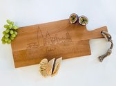 Serveerplank met Skyline van Leiden | Gegraveerde houten snijplank, hapjesplank, borrelplank met handvat | Cadeau, geschenk