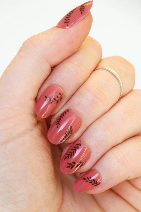 huiswerk maken Zijdelings Situatie Zwarte blaadjes nagel decals - nagelproducten - nageldecals - nail art -  nail stickers... | bol.com
