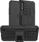 Voor Galaxy A01 Tire Texture Shockproof TPU + PC beschermhoes met houder (zwart)