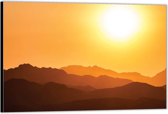 Dibond –Zonsondergang boven Berglandschap– 90x60 Foto op Aluminium (Wanddecoratie van metaal)