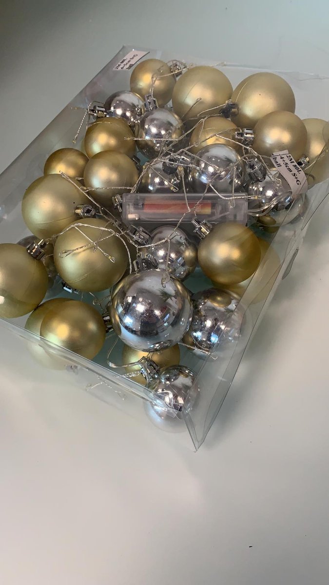 Kerstballen slinger met verlichting goud