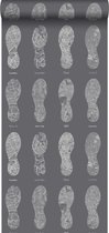 ESTAhome behangpapier stadskaarten in vorm van schoenzolen donkergrijs - 128820 - 53 cm x 10,05 m