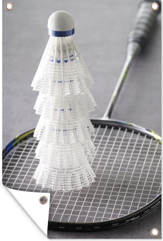 Tuinposters buiten Een badminton racket met opeengestapelde shuttles 60x90 cm bol