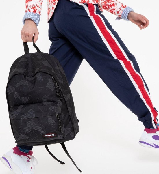 Eastpak Out of Office rugzak 14 inch reflect camo Eastpak Out of Office rugzak 14 inch reflect camo