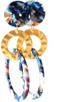 Grote oorbellen blauw resin met gouden, goldplated ring , lengte 8 cm