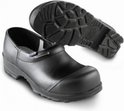 Paar zwarte Sika werkschoenen, één van bovenaf en één van de zijkant, met dichte hak en profielzool.