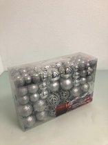 100 zilvere kerstballen met glitter