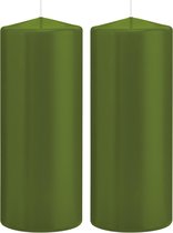 2x Olijfgroene cilinderkaarsen/stompkaarsen 8 x 20 cm 119 branduren - Geurloze kaarsen olijf groen - Woondecoraties