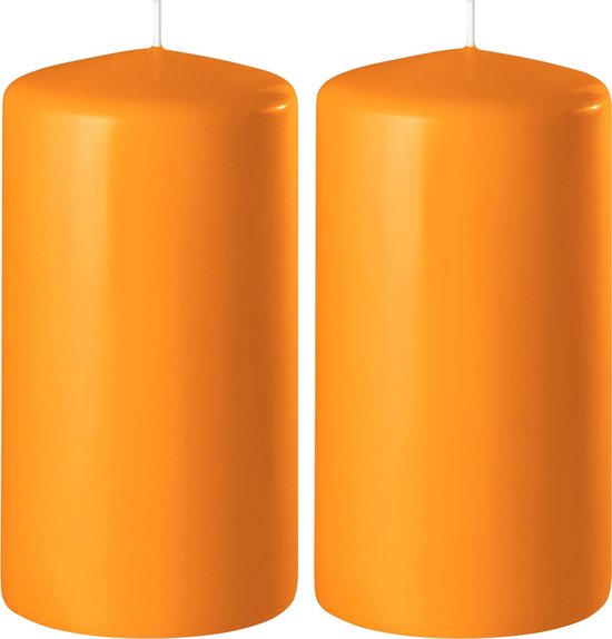 2x Oranje cilinderkaarsen/stompkaarsen 6 x 8 cm 27 branduren - Geurloze kaarsen oranje - Woondecoraties
