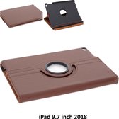 Apple iPad 9.7 (2017) en Apple iPad 9.7 (2018) Bruin 360 graden draaibare hoes - Book Case Tablethoes- 8719273291597