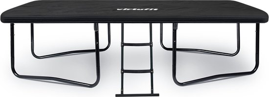 Zwarte VirtuFit trampoline beschermhoes over een rechthoekige trampoline met ladder.
