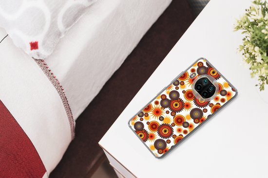Telefoonhoesje Geschikt voor Xiaomi Mi 10T Lite 5G hoesje - Design - Retro - Oranje - Bloemen - Siliconen Telefoonhoesje Telefoonhoesje