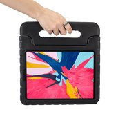Mobigear - Tablethoes geschikt voor Apple iPad Air 3 (2019) Kinder Tablethoes met Handvat | Mobigear Classic - Zwart
