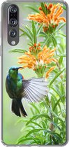 Geschikt voor Huawei P20 Pro hoesje - Close-up van een kleurrijke vogel naast planten met oranje bloemen - Siliconen Telefoonhoesje