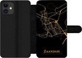 Bookcase Geschikt voor iPhone 12 Pro Max telefoonhoesje - Zaandam - Kaart - Goud - Met vakjes - Wallet case met magneetsluiting