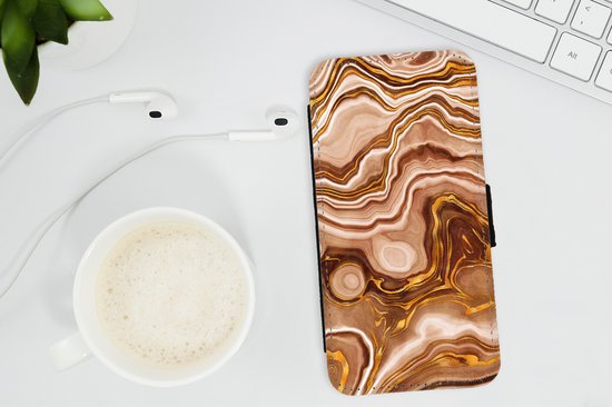 Étui pour iPhone 13 Bookcase - Marbre - Doré - Motifs - Avec poches - Étui portefeuille avec fermeture magnétique