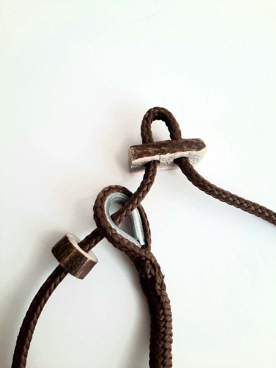 Abany quality design – soepele dunne 6 mm jachtlijn - lengte 1.80 cm bruin – hondenlijn voor jachttraining - anti inspringlijn - vanglijn met dubbele reehoorn – hertengewei stop – retriever lijn - jachtlijn - sliplijn - 18SHW21005