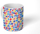 Mok - Koffiemok - Regenboog - Letters - Alfabet - Design - Mokken - 350 ML - Beker - Koffiemokken - Theemok