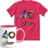 40 Jaar Vrolijke Verjaadag T-shirt met mok giftset Roze | Verjaardag cadeau pakket set | Grappig feest shirt Heren – Dames – Unisex kleding | Koffie en thee mok | Maat S