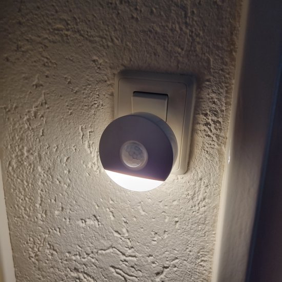 Virone® - Plugin nachtlampje met bewegingssensor - Warm licht - LED stopcontact lampje - Nachtlampje voor kinderen en Volwassenen van Virone® — afbeelding 5