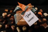 Chocolade cadeau - Doosje Belgische pralines "Voor een toffe collega" 500 gr - Ambachtelijk vervaardigde bonbons - Chocolade geschenkset