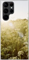 Geschikt voor Samsung Galaxy S22 Ultra hoesje - Bloemen - Wit - Lente - Siliconen Telefoonhoesje
