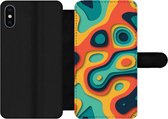 Bookcase Geschikt voor iPhone XS telefoonhoesje - Cirkel - Patronen - Kleuren - Met vakjes - Wallet case met magneetsluiting