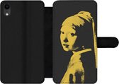 Bookcase Geschikt voor iPhone XR telefoonhoesje - Meisje met de parel - Vermeer - Zwart - Geel - Met vakjes - Wallet case met magneetsluiting