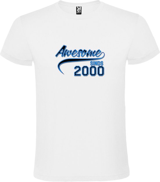 Wit T shirt met  Blauwe print  "Awesome 2000 “  size S