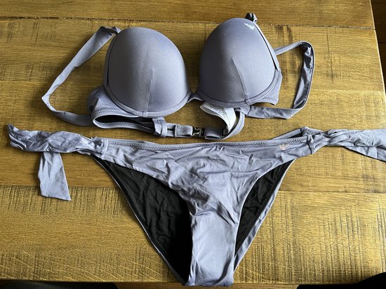 Emporio Armani bikini top maat S en broekje maat M