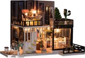 Miniatuur Bouwpakket Volwassenen - Met Stofkap - September Forest - Houten Modelbouw - Met LED licht