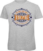 1976 The One And Only | Feest Kado T-Shirt Heren - Dames | Donker Blauw - Goud | Perfect Verjaardag Cadeau Shirt | Grappige Spreuken - Zinnen - Teksten | Maat XL