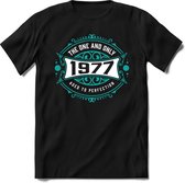 1977 The One And Only | Feest Kado T-Shirt Heren - Dames | Cobalt - Wit | Perfect Verjaardag Cadeau Shirt | Grappige Spreuken - Zinnen - Teksten | Maat S