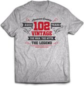 102 Jaar Legend - Feest kado T-Shirt Heren / Dames - Antraciet Grijs / Rood - Perfect Verjaardag Cadeau Shirt - grappige Spreuken, Zinnen en Teksten. Maat XL