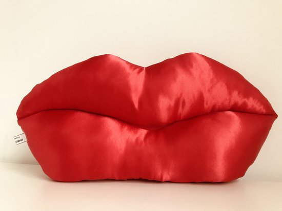 Gustiana® Lip kussen - Satijn - Rood - Valentijnscadeau - Moederdag cadeau - Verjaardagscadeau