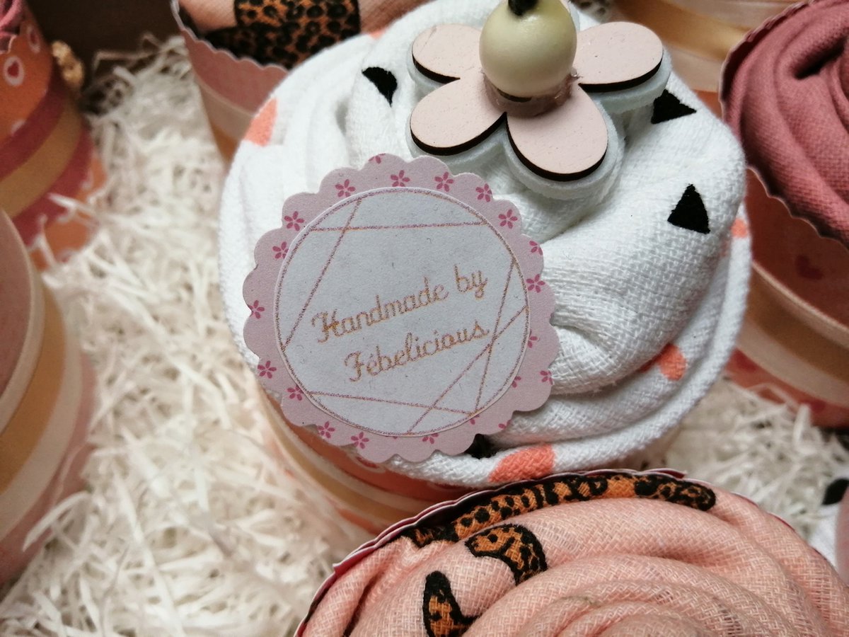 Baby - Giftbox - Kraamgeschenk-Cupcake - Hydrofiele doeken - roze Baby - Giftbox - Kraamgeschenk-Cupcake - Hydrofiele doeken - roze
