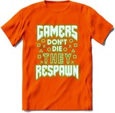 Gamers don't die T-shirt | Neon Groen | Gaming kleding | Grappig game verjaardag cadeau shirt Heren – Dames – Unisex | - Oranje - L