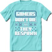 Gamers don't die pixel T-shirt | Donker Blauw | Gaming kleding | Grappig game verjaardag cadeau shirt Heren – Dames – Unisex | - Licht Blauw - S
