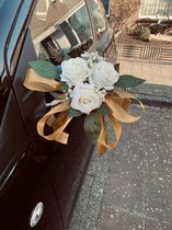 AUTODECO.NL - MIA WIT & GOUD Trouwauto Versiering Witte Rozen met Linten - Bloemen op de Auto Bruiloft - Buitenspiegels Decoratie - Trouwerij/ Huwelijk/Bruiloft Decoratie/ Versieri