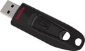 Zwarte SanDisk Cruzer Ultra USB 3.0 stick van 32GB, schuin van voren gezien, met gestructureerd grip-gedeelte en sleutelhangergat.