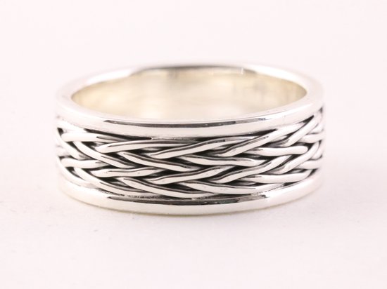 Zware zilveren ring met vlechtmotief - maat 16