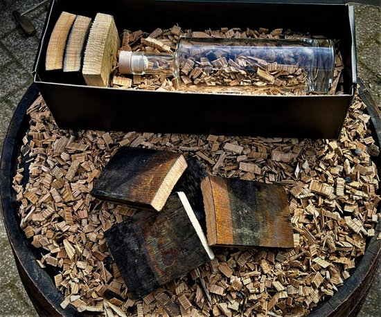 The Barrel BBQ Bottle (Box) / Cadeauverpakking / Limited Edition / Houtsnippers / Whisky Chunks / Sinterklaas / Kerst / Barbecue / Rookhout van Smokin' Flavours — afbeelding 5