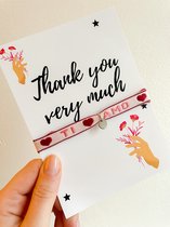 Wenskaart met sieraad - Thank you bedankt kaartje - Verstelbaar armbandje roze Ti Amo muntje zilver - Verkleurt niet - In cadeauverpakking - Snel in huis