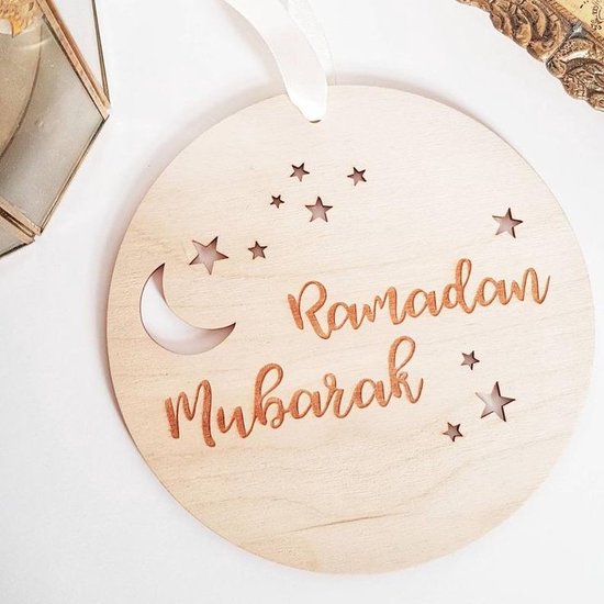 Ramadan Mubarak ✨ Speciaal voor deze gezegende maand: onze Ramadan Mubarak ballon met zachte verlichting 🤍 Perfect voor de eettafel, het kinderhoekje of als lief cadeau om iemand een fijne Ramadan