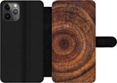 Bookcase Geschikt voor iPhone 11 Pro telefoonhoesje - Cirkel - Hout - Ringen - Met vakjes - Wallet case met magneetsluiting
