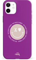 xoxo Wildhearts No Bad Vibes Purple - Double Layer - Hard case hoesje geschikt voor iPhone 11 hoesje - Hoesje met smiley / emoji - Beschermhoes geschikt voor iPhone 11 case met print - paars