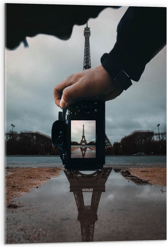 Acrylglas - Fotocamera voor Eiffeltoren, Parijs - 50x75 cm Foto op Acrylglas (Met Ophangsysteem)