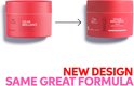 Vergelijking van twee rode potten Wella Invigo Color Brilliance masker, met pijl die de oude verpakking toont die overgaat in de nieuwe.